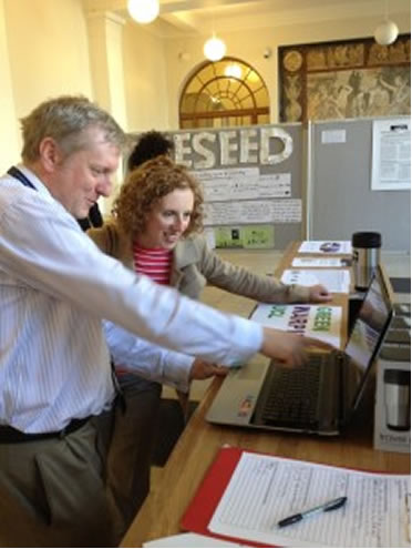 Paul Monk demonstrating the Warp It system.