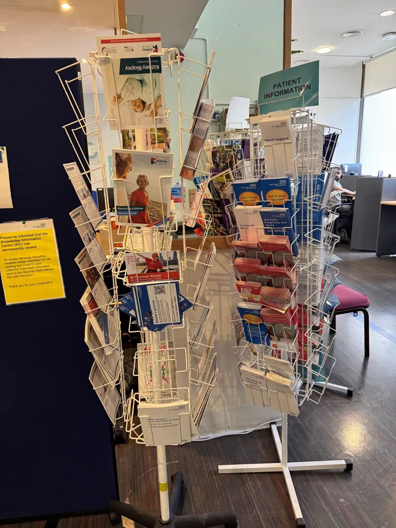 Large Metal Wire Literature/Leaflet Display Racks - Lot