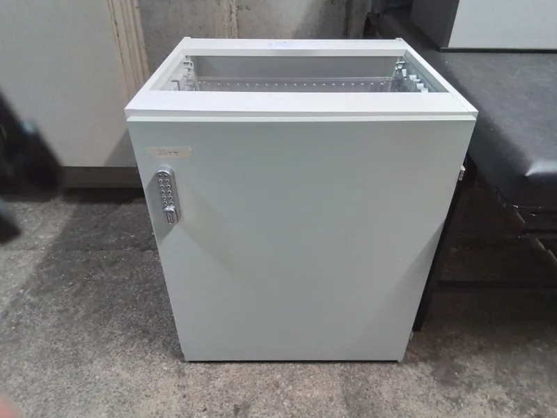 Lockable storage cabinet, undercounter