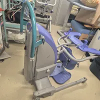 Electrical standing hoist