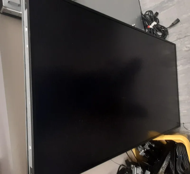 46" FHD/WUXGA TFT Screens - open frame, former video wall, samsung panels.