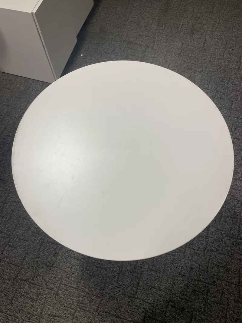 White Round Café/Meeting Table with Metal Legs