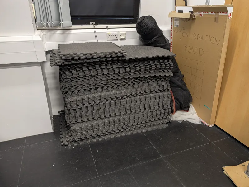 Interlocking foam floor mats