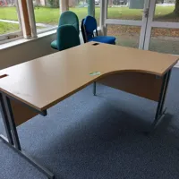 (4E) RH corner desk
