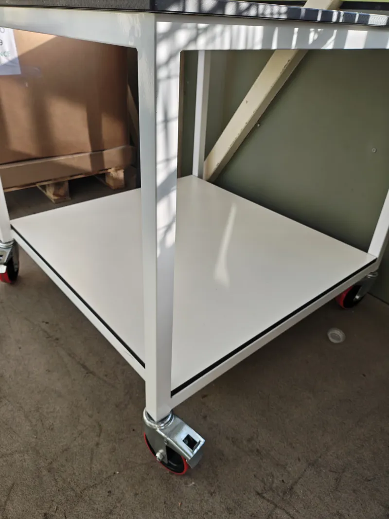 Mobile table