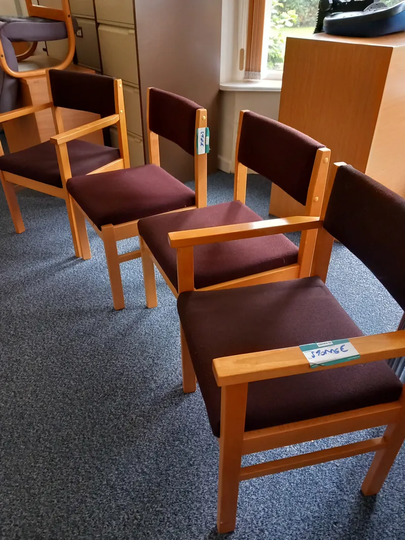 (4O) chairs brown