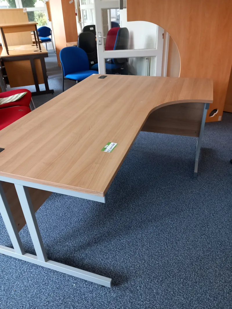 (4N) desk (right hand)