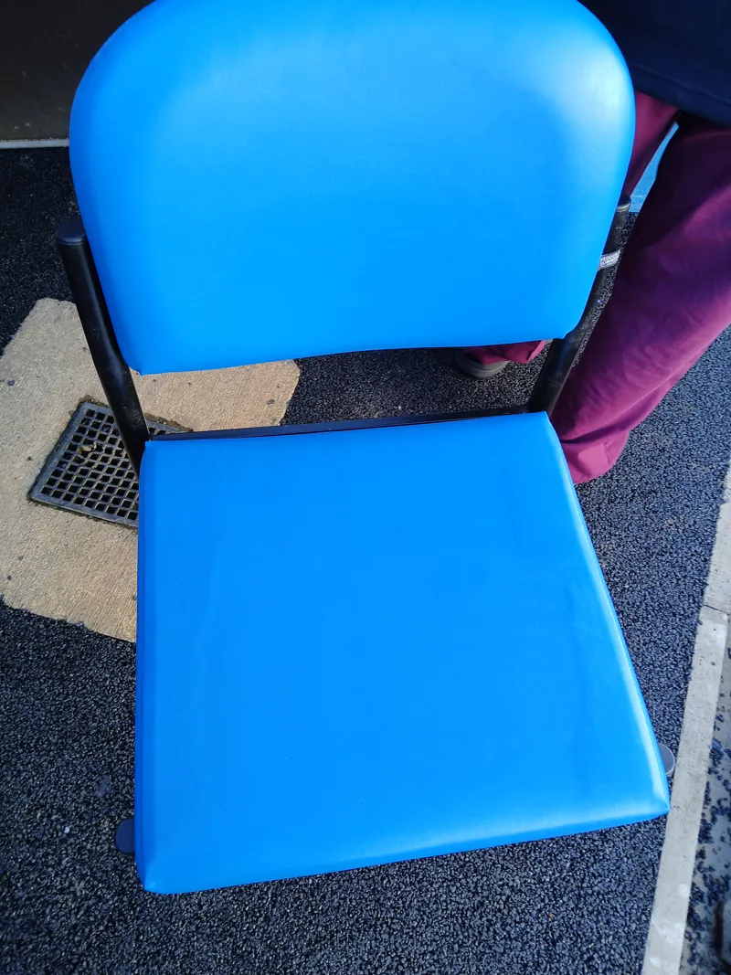 Blue chair with black metal legs - MANDY