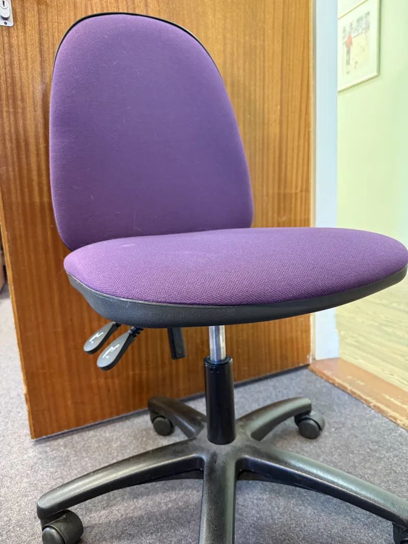 Wheeled office chairs