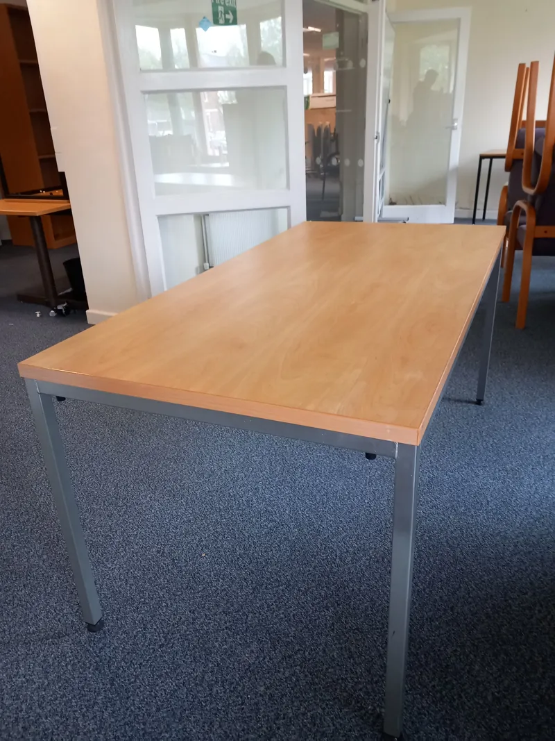 (4S) table